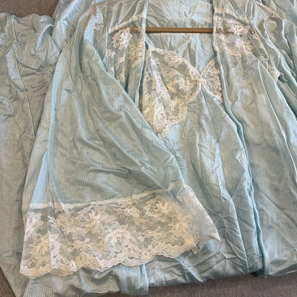 Light Blue Lace Trim Robe - Picture 5 of 6